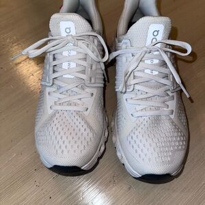 On Couldswift white sz 7 women’s.